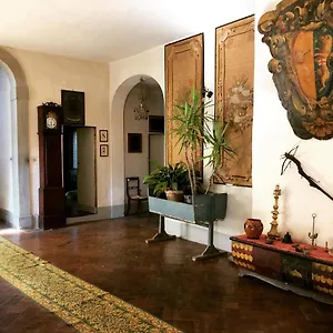 https://villa-di-castagneto.it-tuscanyhotel.com